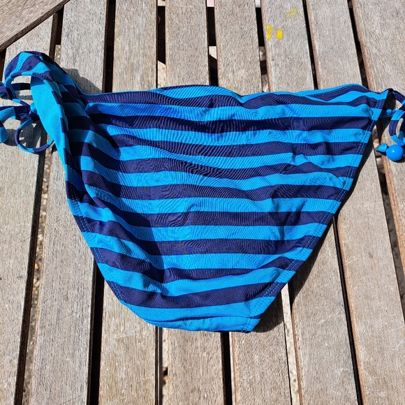 Tankini with bikini bottom - Picture 3 of 5